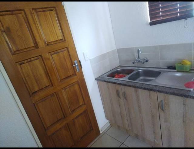 2 BEDROOM HOUSE FOR SALE IN PALM SPRINGS